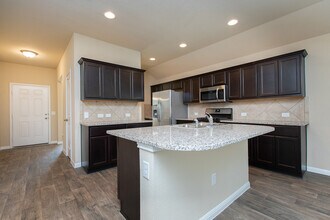 10705 Mule Train Dr in Austin, TX - Foto de edificio - Building Photo
