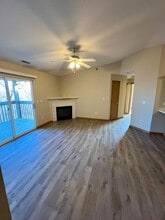 10161 Sutton Dr in Urbandale, IA - Building Photo - Building Photo