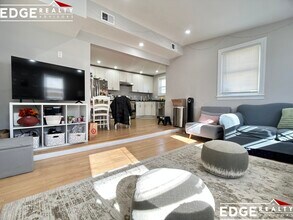 14 Glenmont Rd, Unit 2 in Boston, MA - Foto de edificio - Building Photo