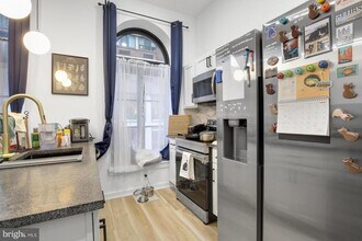 1415 Locust St-Unit -401 in Philadelphia, PA - Foto de edificio - Building Photo