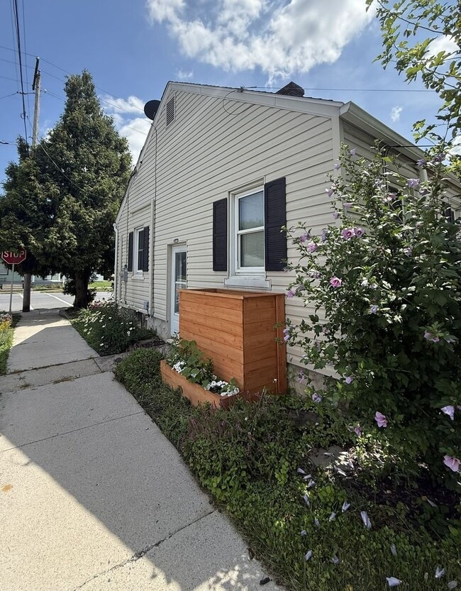 801 W Cherry St in Palmyra, PA - Building Photo - Building Photo