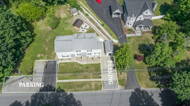 387 Maple Ave in Saratoga Springs, NY - Foto de edificio - Building Photo