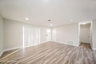 9714 Anita Blvd in Louisville, KY - Building Photo - Building Photo