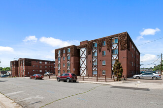 Park Athmar Apartments in Denver, CO - Foto de edificio - Building Photo