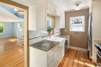 185 2nd Ave SE in Issaquah, WA - Building Photo - Building Photo