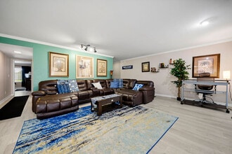 23 Doranne Ct SE, Unit 23 in Smyrna, GA - Foto de edificio - Building Photo