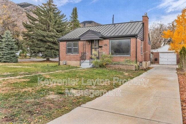 property at 1687 Rushton St