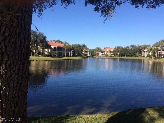 6260 Bellerive Ave in Naples, FL - Building Photo