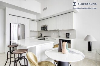 21 NE 22nd St-Unit -FL5-ID35 in Miami, FL - Building Photo - Building Photo