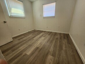 609 38th St in Lubbock, TX - Building Photo - Building Photo