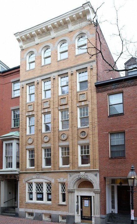 11 Temple St in Boston, MA - Building Photo