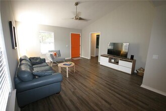 6107 Langham St in Austin, TX - Building Photo - Building Photo