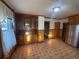 10 Town Hill Ave in Danbury, CT - Building Photo