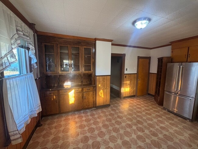 property at 10 Town Hill Ave