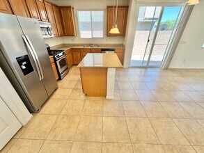 9052 Stone Cabin Ct in Las Vegas, NV - Building Photo - Building Photo