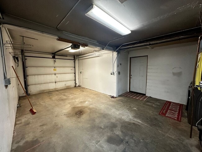 4049 Fahrenkamp Ave in Fairbanks, AK - Building Photo - Building Photo
