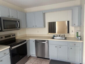 10 Kensington Way in Middletown, NY - Building Photo - Building Photo