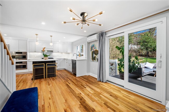 1001 Shore Acres Dr in Mamaroneck, NY - Building Photo - Building Photo