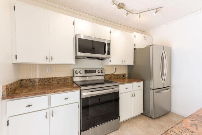 7424 74th Way, Unit 235 in West Palm Beach, FL - Building Photo - Building Photo