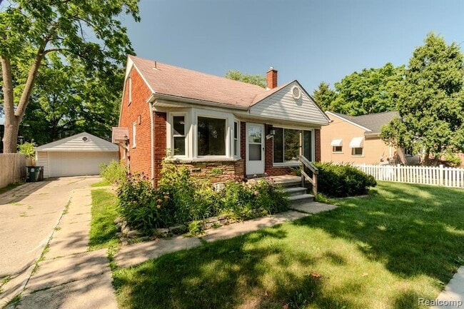 property at 3914 W 13 Mile Rd