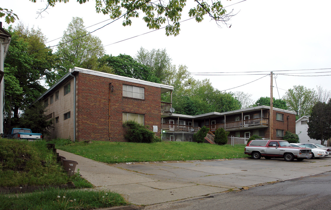 45 E Emerling Ave in Akron, OH - Building Photo