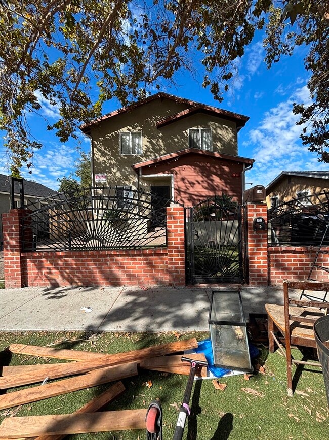 property at 159 W 89th St