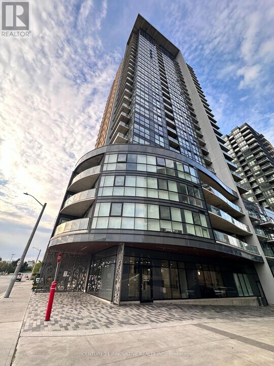 108 Garment St in Kitchener, ON - Building Photo