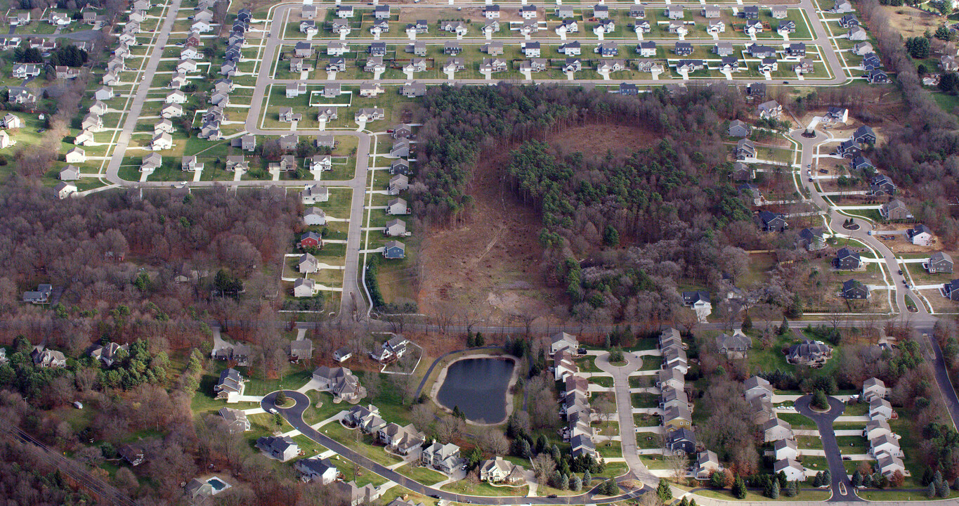 Redwood Texas Township in Kalamazoo, MI - Building Photo