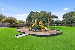 5216 Beaverbrook Dr in Houston, TX - Building Photo