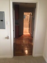 827 El Camino Real, Unit 1 in Burlingame, CA - Foto de edificio - Building Photo