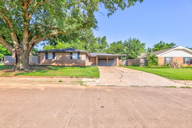 property at 3405 Shadybrook Dr