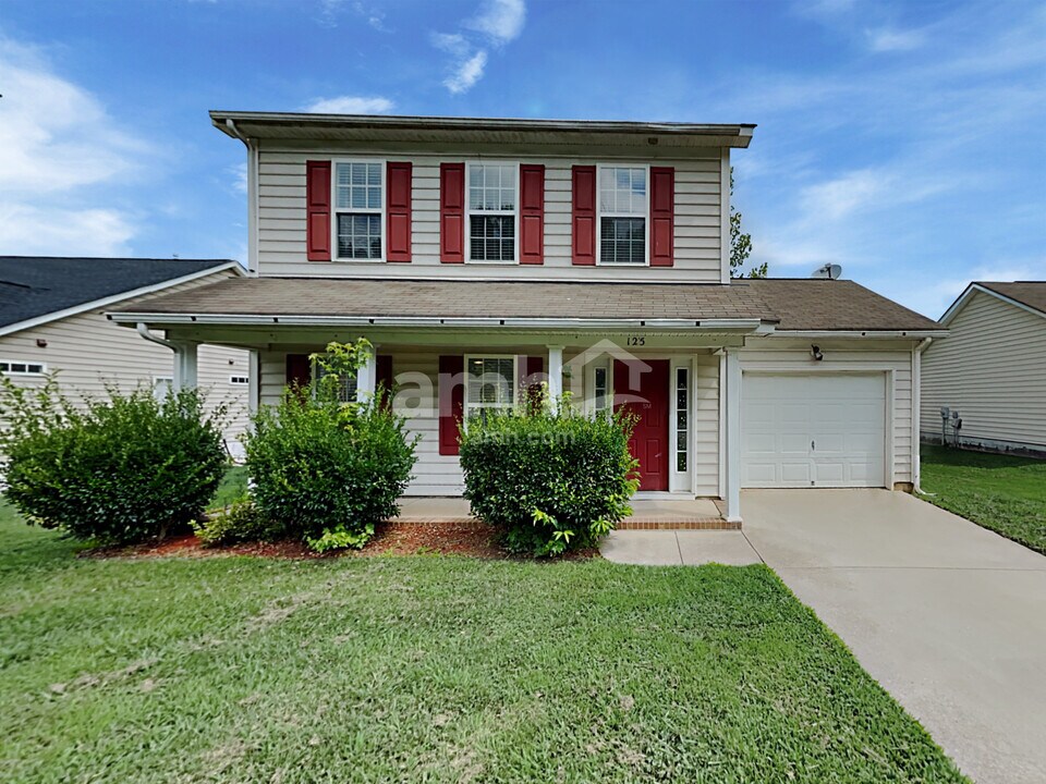 125 Everett Park Dr in Mooresville, NC - Foto de edificio