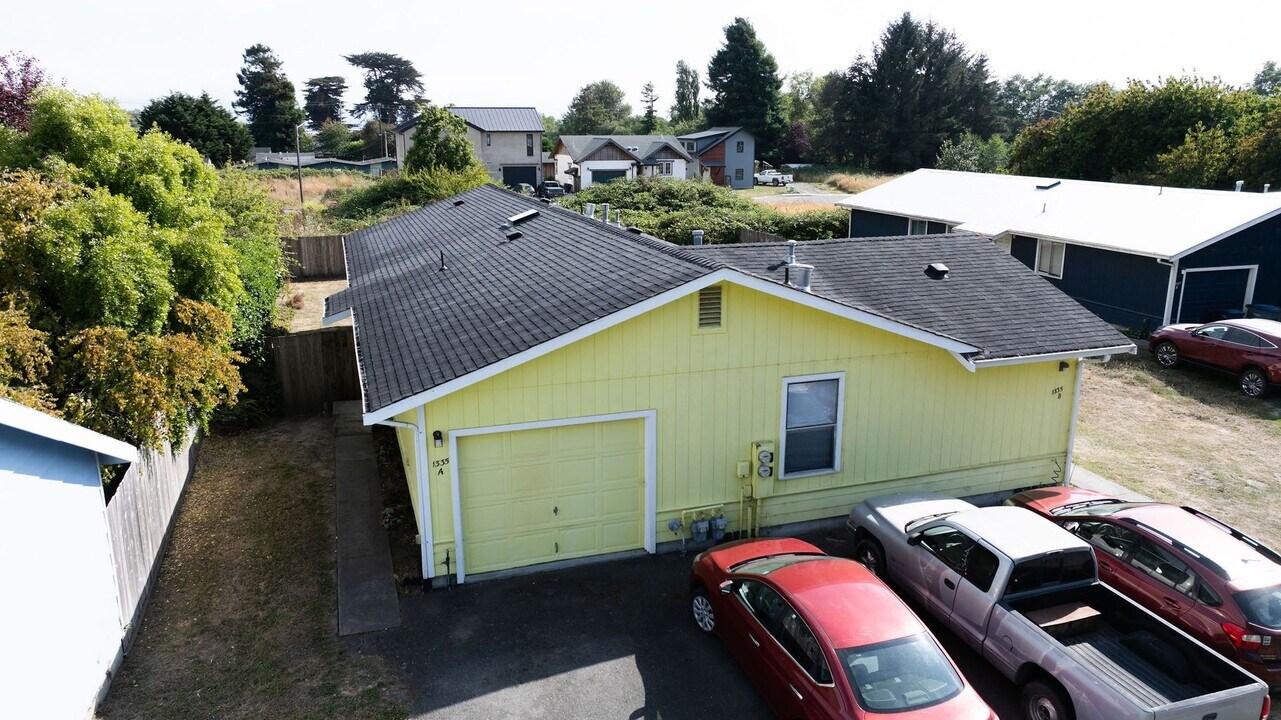 1335 Q St in Arcata, CA - Foto de edificio