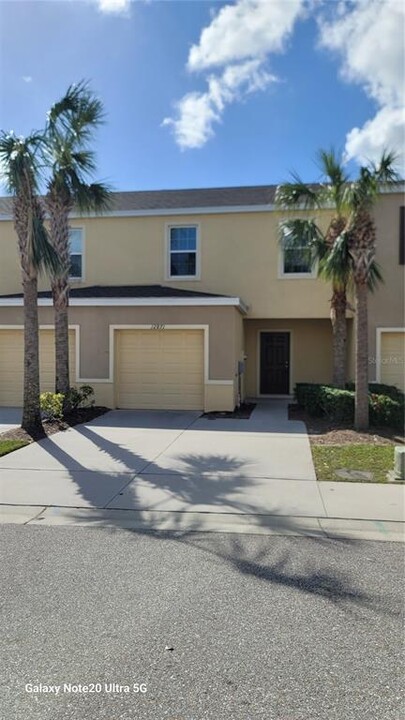 12871 Buffalo Run Dr in Gibsonton, FL - Building Photo