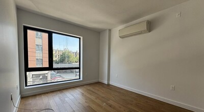 375 Grove St, Unit 3B in Brooklyn, NY - Building Photo - Building Photo