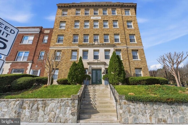 3446 Connecticut Ave NW