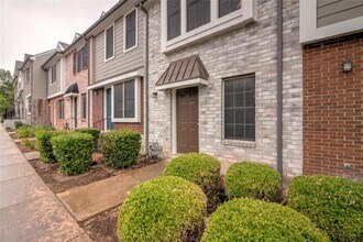 202 S College St in Georgetown, TX - Building Photo - Building Photo