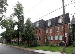 232-250 Westmoreland Ave in Toronto, ON - Building Photo