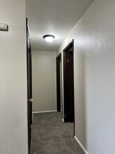 19907 SE Washington Ct in Portland, OR - Foto de edificio - Building Photo