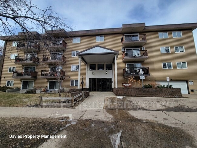 property at 10208-10113 113 St
