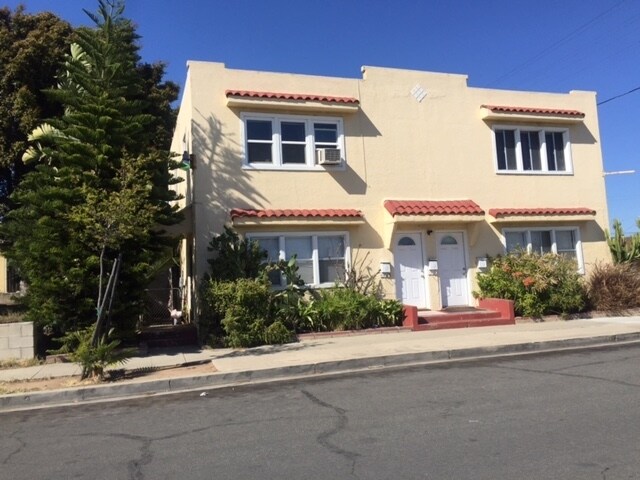 3890-3896 Logan Ave in San Diego, CA - Foto de edificio