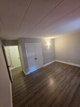 2025 W Granville Ave, Unit 104 in Chicago, IL - Building Photo - Building Photo