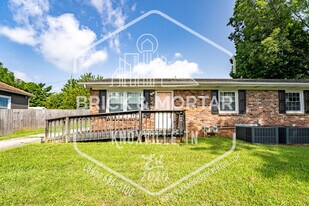 2407 Holbrook Dr in Knoxville, TN - Building Photo