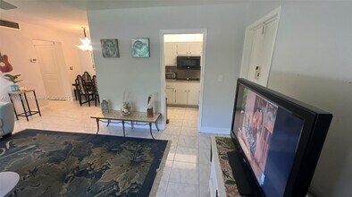 1551 N 12th Ct in Hollywood, FL - Foto de edificio - Building Photo