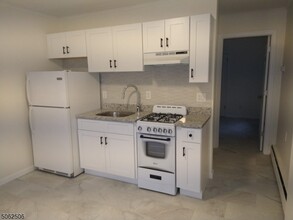 57 Park Ave in Summit, NJ - Building Photo - Building Photo