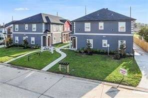 83 Carriage Ln in Destrehan, LA - Building Photo