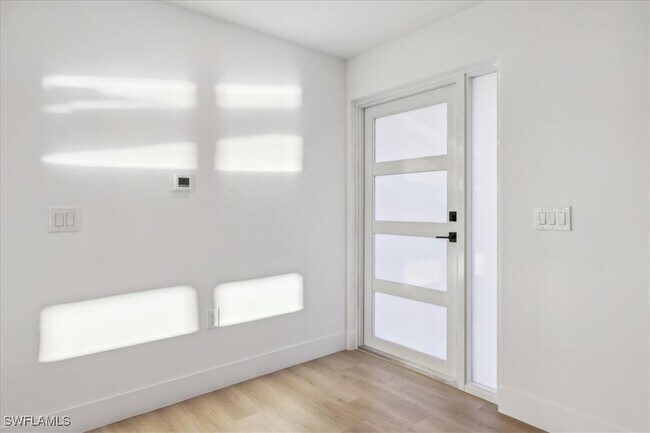 property at 4419 N Bay Cir