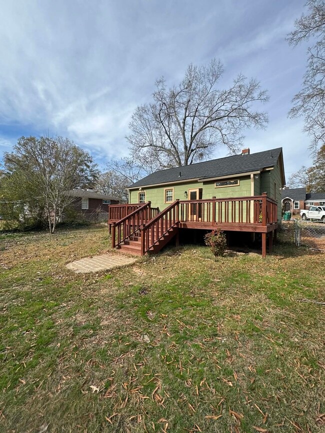 206 Briggs Ave in Greenwood, SC - Building Photo - Building Photo