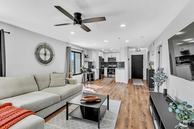 11233 Tierrasanta Blvd, Unit Unit 30 in San Diego, CA - Building Photo - Building Photo