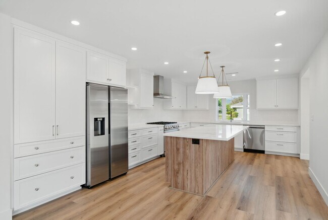 830 Huerta Verde Rd in Glendora, CA - Building Photo - Building Photo